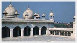 Moti Masjid 